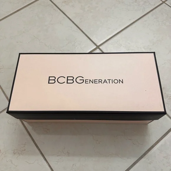 NEW BCBG Women's Gold Textured Mules - Picture 13 of 13